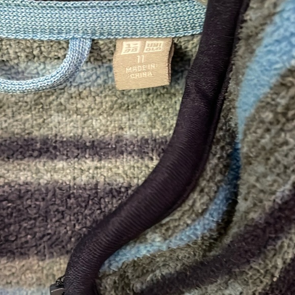 🎈2for$15—Uniqlo Kid Size 11 Fleece Jacket, Blue & Grey Stripes - Picture 4 of 8